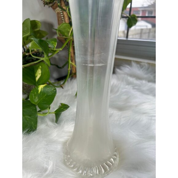 Carnival glass iridescent white swung/ripple/wave vase scratched inside - Picture 2 of 7